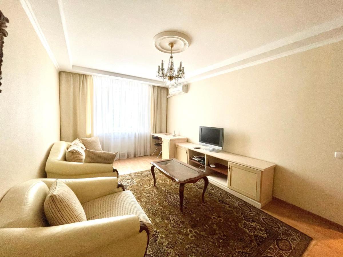 Apartment Mala Zhytomyrska 10 Kiev Esterno foto