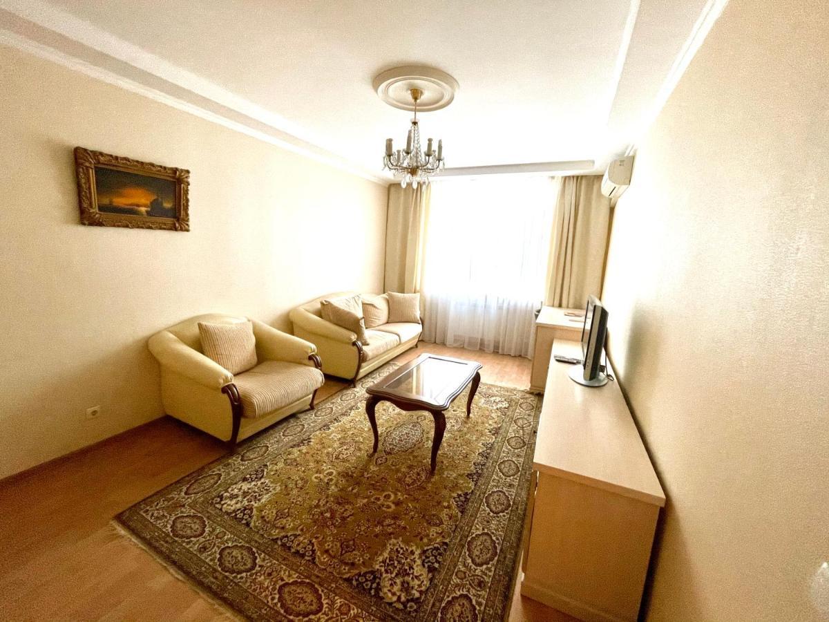 Apartment Mala Zhytomyrska 10 Kiev Esterno foto