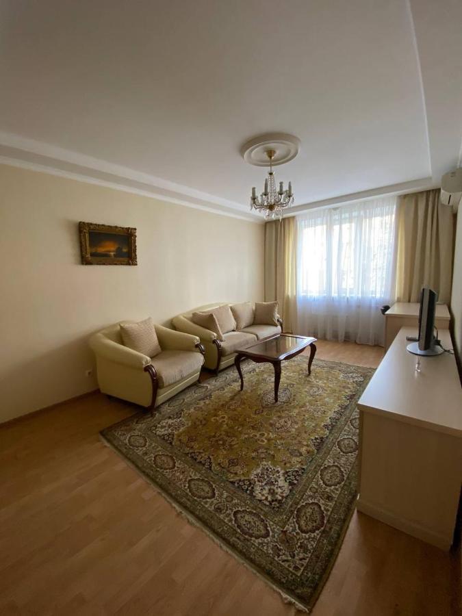 Apartment Mala Zhytomyrska 10 Kiev Esterno foto